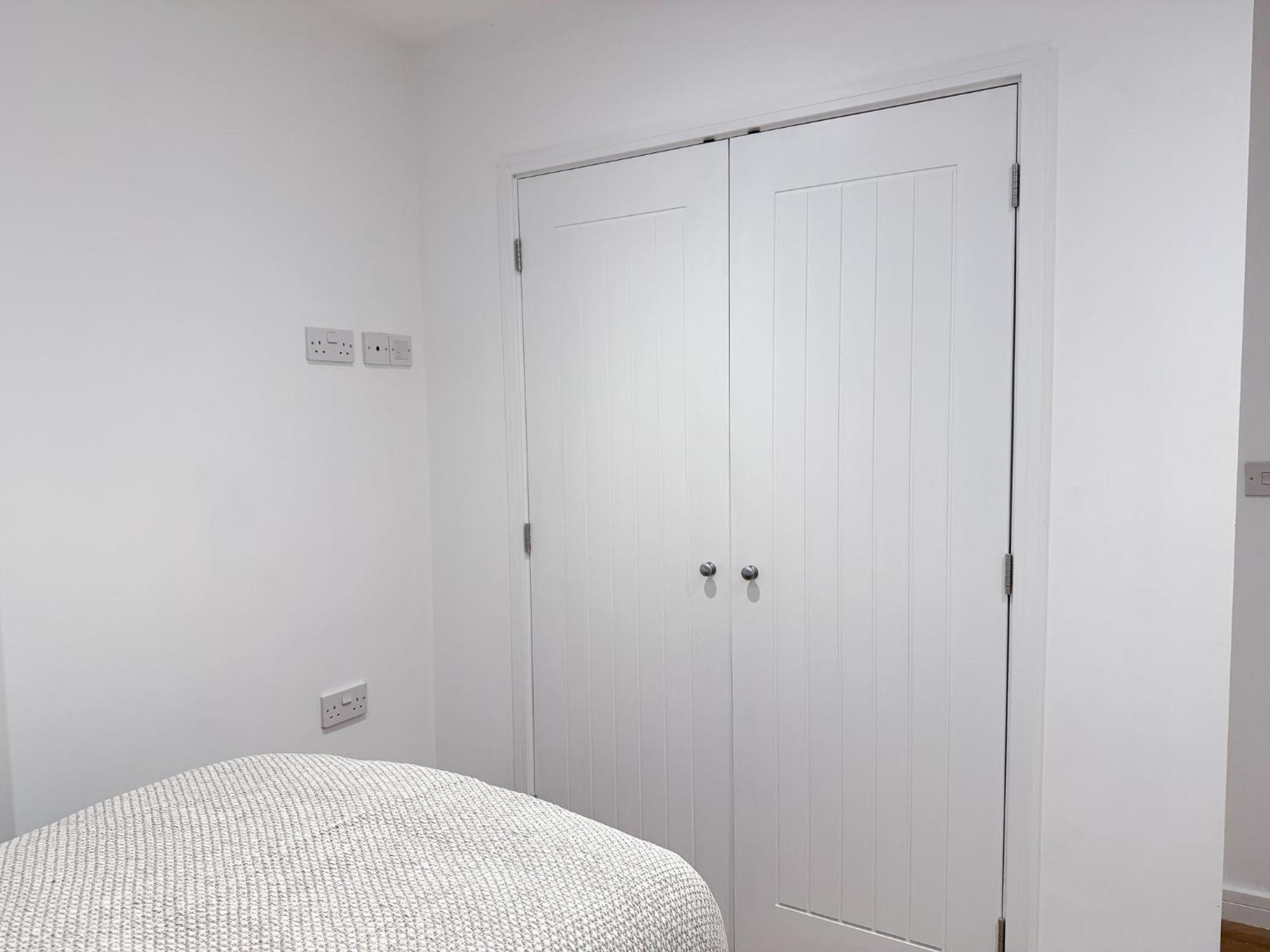 Spacious Modern 1 Bed Apartments In St Neots - Perfect For Contractors & Professionals - Free Parking - Wifi - Fully Equipped Kitchen - Smart Tv Ideal For Work Stays And Long Projects Eksteriør bilde