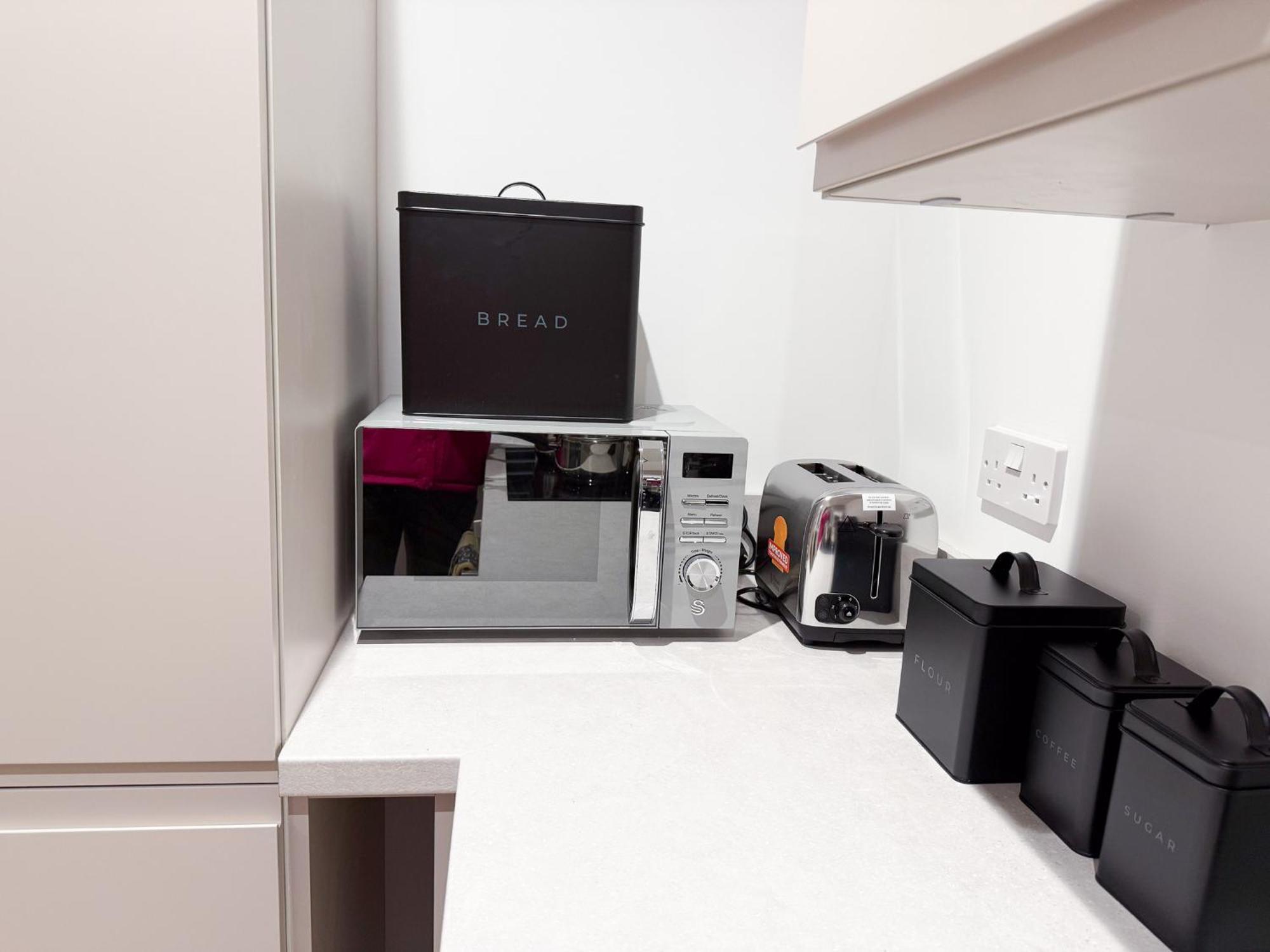 Spacious Modern 1 Bed Apartments In St Neots - Perfect For Contractors & Professionals - Free Parking - Wifi - Fully Equipped Kitchen - Smart Tv Ideal For Work Stays And Long Projects Eksteriør bilde