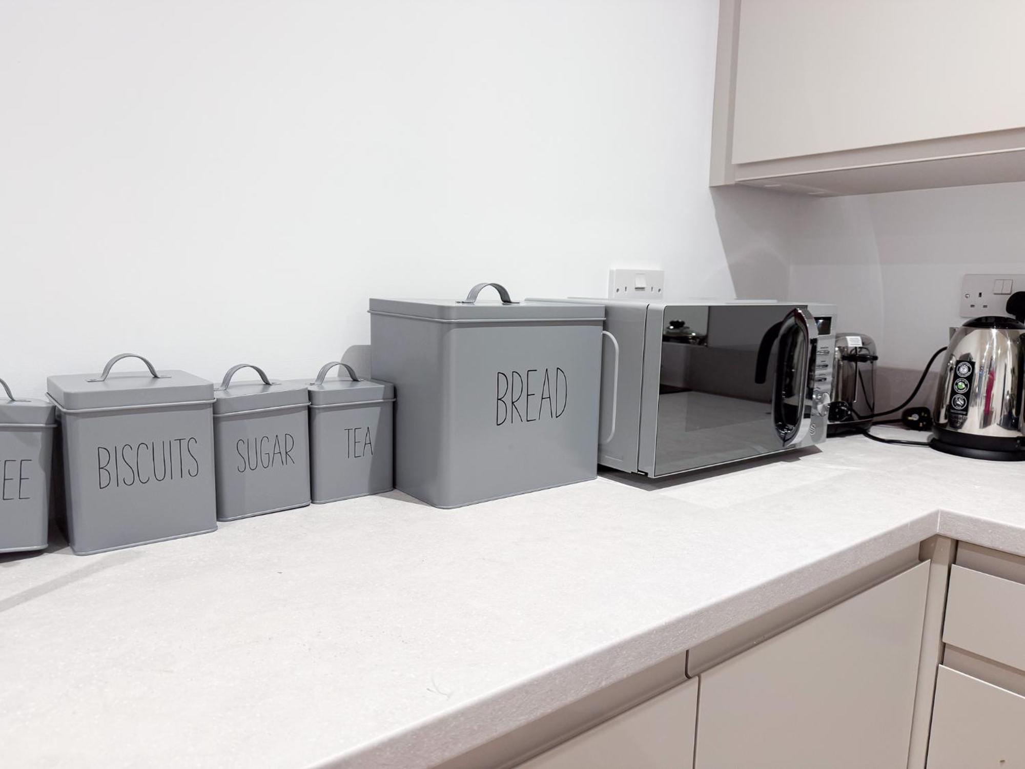 Spacious Modern 1 Bed Apartments In St Neots - Perfect For Contractors & Professionals - Free Parking - Wifi - Fully Equipped Kitchen - Smart Tv Ideal For Work Stays And Long Projects Eksteriør bilde